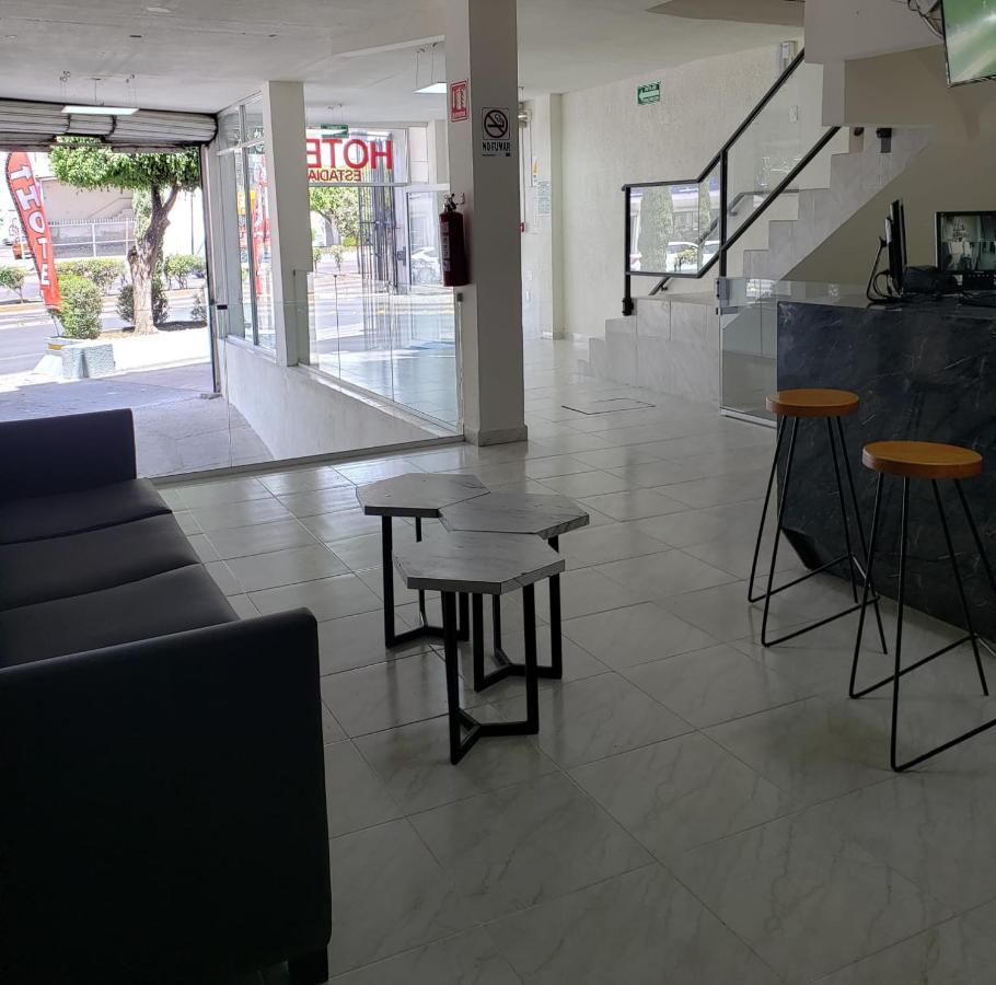 Hotel Estadia Leon Exterior photo